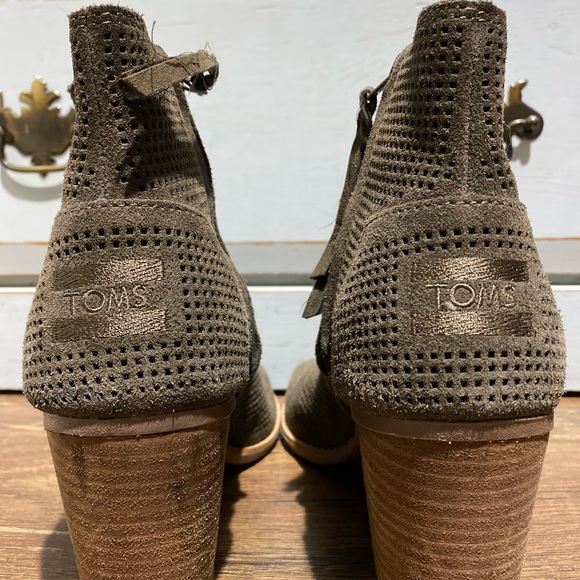 Toms - Picture 4 of 7